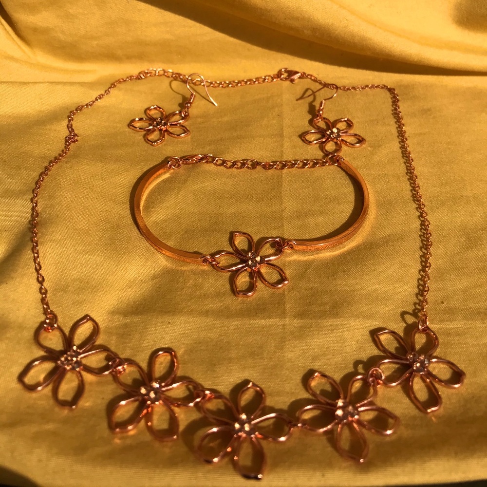 Necklace,Bracelet & Earrings Set